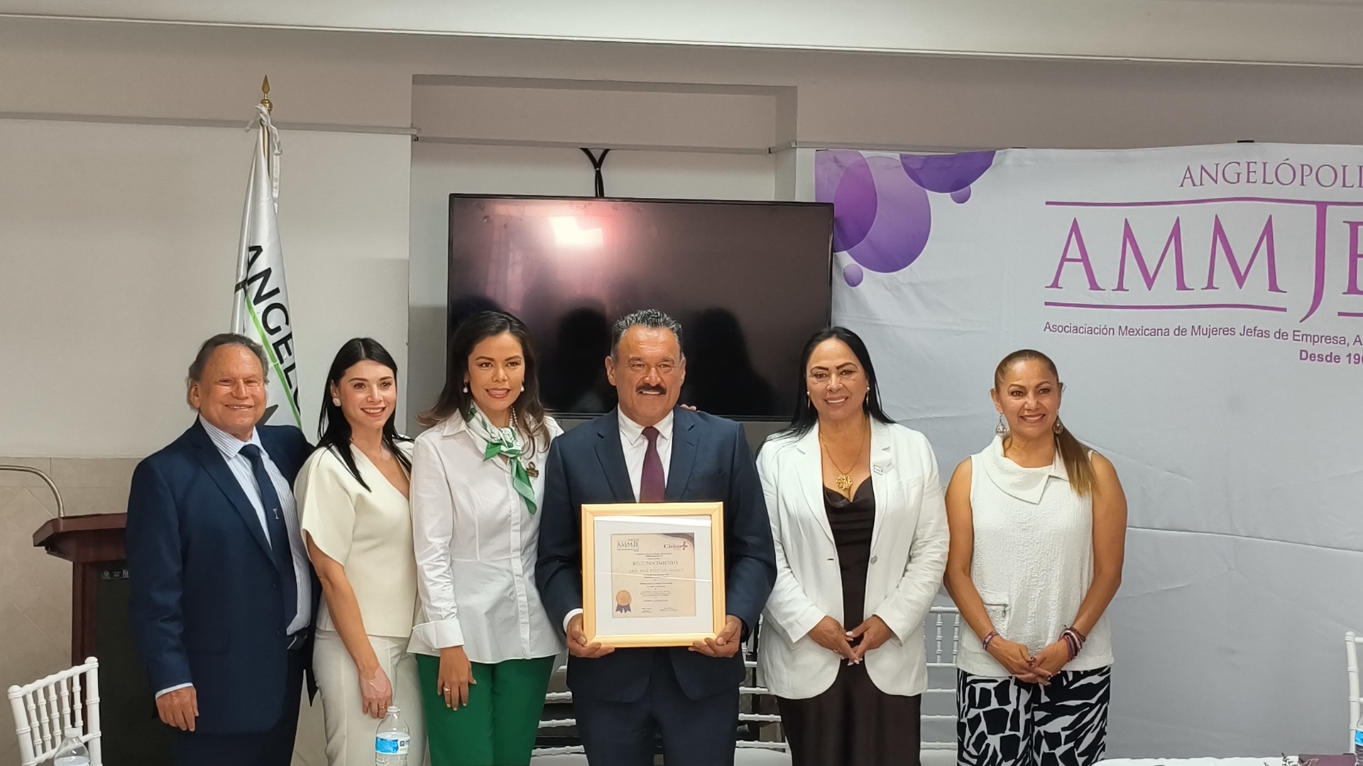 Firma de Convenio entre AMMJE y Fundación Cáritas de Puebla